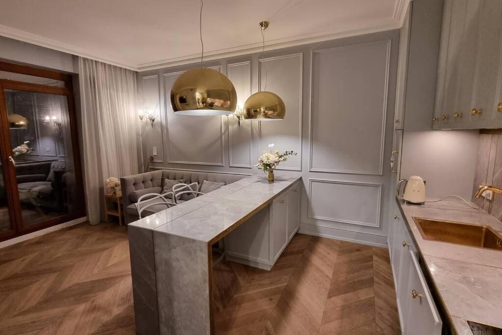 Luxury Garden Apartment Varsavia Esterno foto