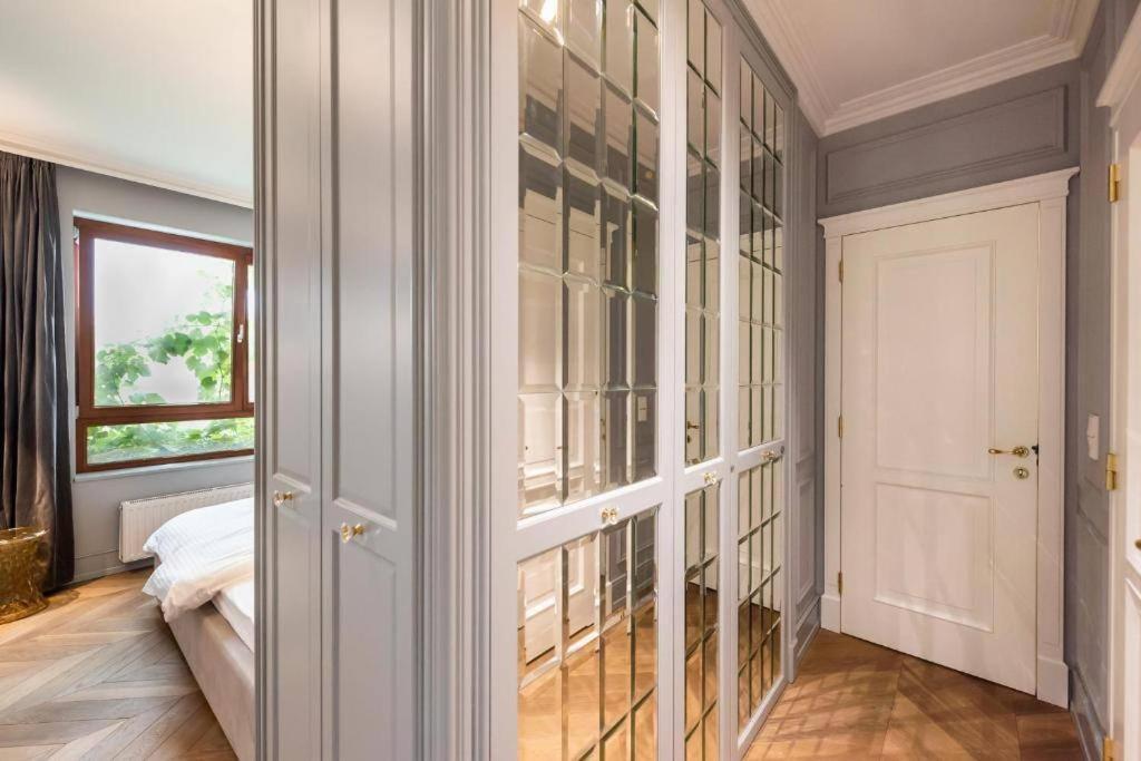 Luxury Garden Apartment Varsavia Esterno foto