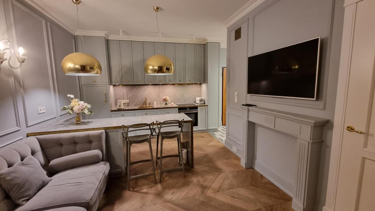 Luxury Garden Apartment Varsavia Esterno foto